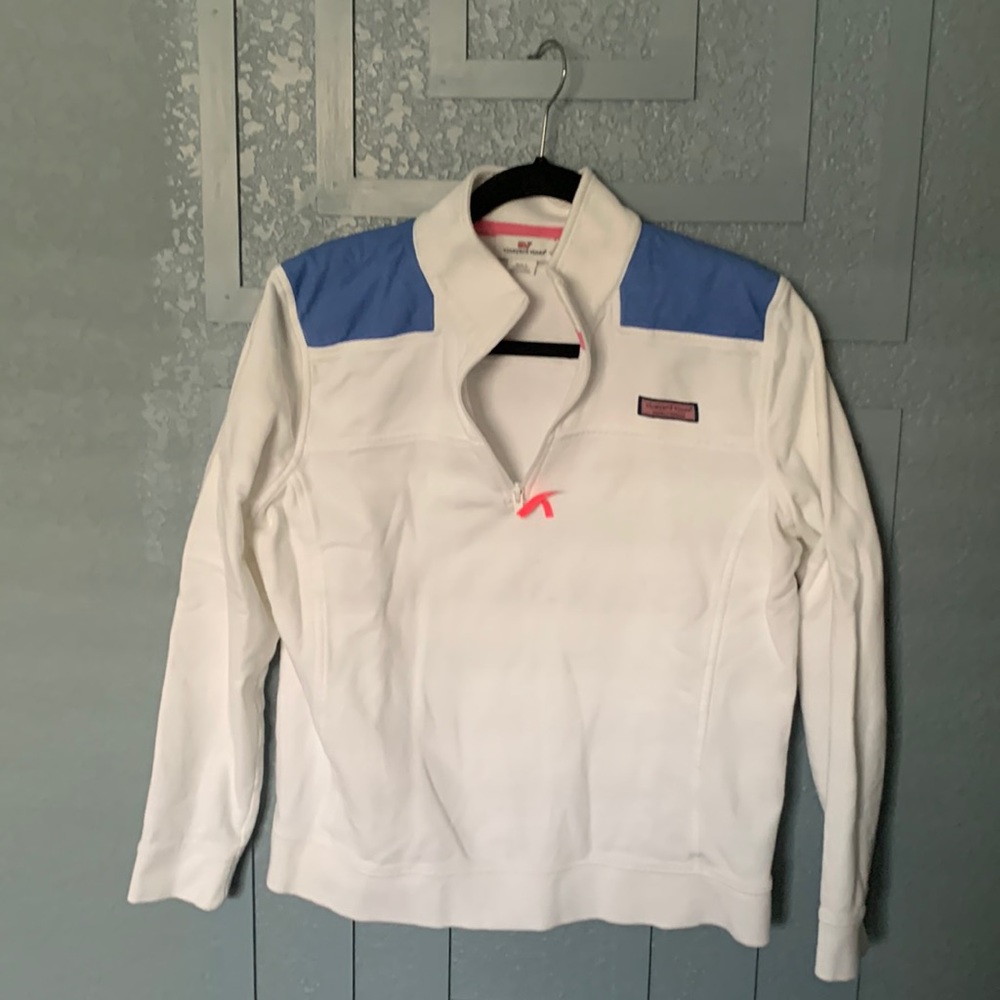 Vineyard Vines sweatshirt